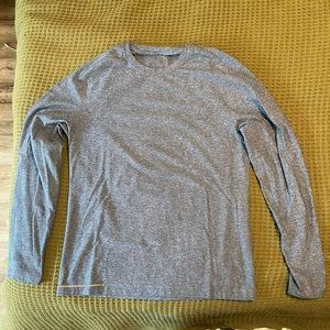 XL Lululemon thick long sleeve work out shirt